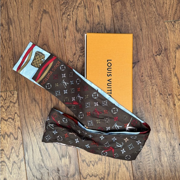 LV Up Up and Away Bandeau Sold out! - Picture 10 of 16